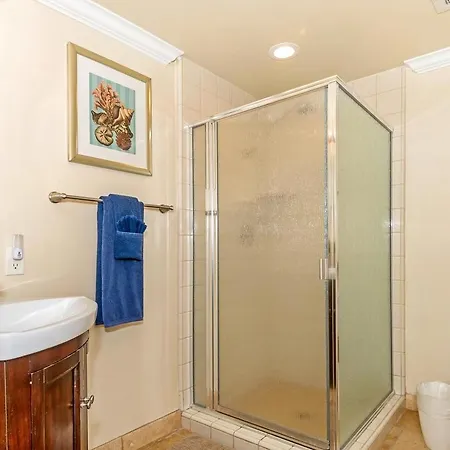 Apartment 6br Beachfront C5103-23