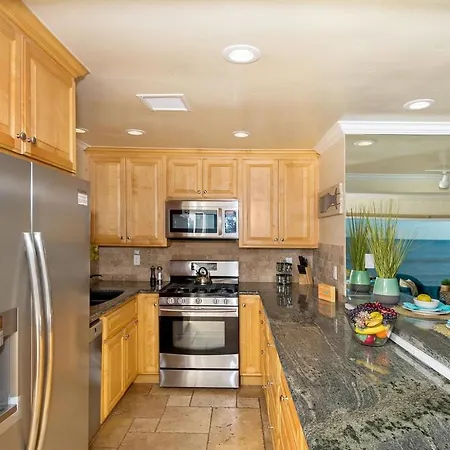 Apartment 6br Beachfront C5103-23