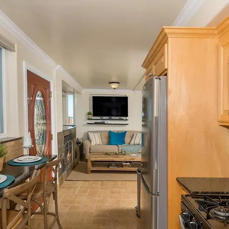6br Beachfront C5103-23 Apartment Carlsbad