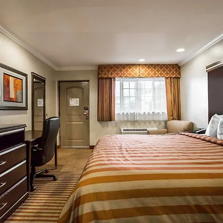 6 Carlsbad, Ca- North 3*