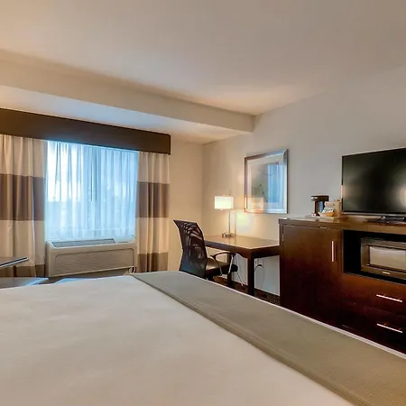 Express & By Ihg Hotel 3*