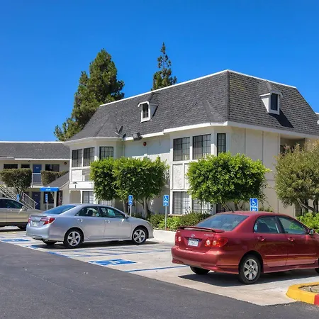 6-carlsbad, Ca - Village Hotel
