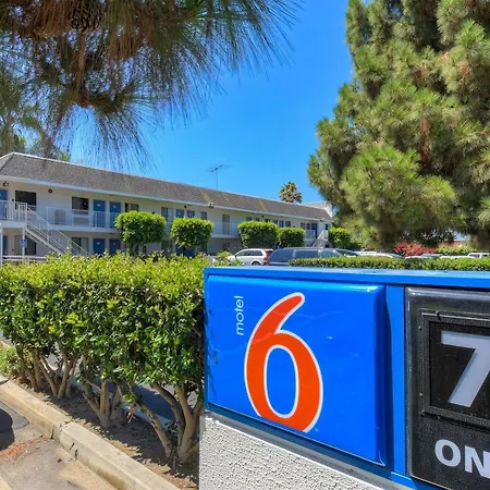 6-carlsbad, Ca - Village Hotel
