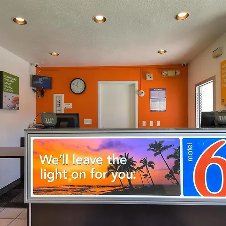 Hotel 6-carlsbad, Ca - Village