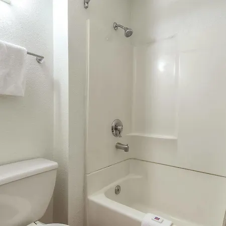 6-carlsbad, Ca - Village Hotel Carlsbad