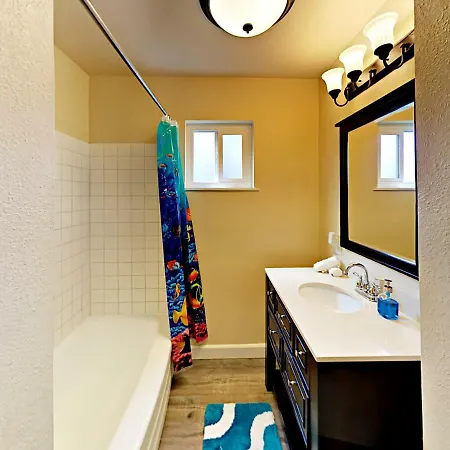 Apartment 3480 Garfield St Unit 1 Apts