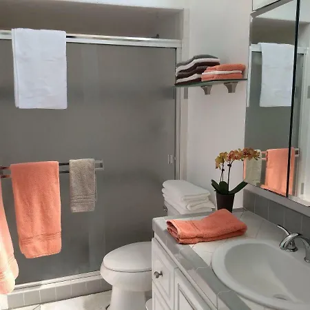 Holiday home Beautiful 2 Mls To Beach, 4 Mls To Legolan Carlsbad