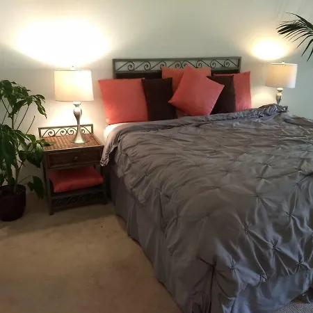 Holiday home Beautiful 2 Mls To Beach, 4 Mls To Legolan Carlsbad