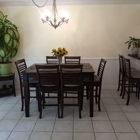 Beautiful 2 Mls To Beach, 4 Mls To Legolan Holiday home *
