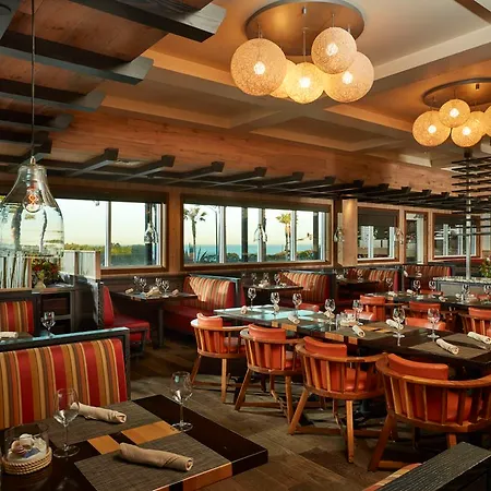 Cape Rey Beach, A Hilton & Resort 4*