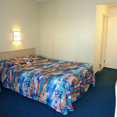 6-carlsbad, Ca - Village Hotel 2*