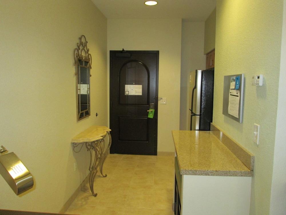 6 Carlsbad, Ca Hotel 2*