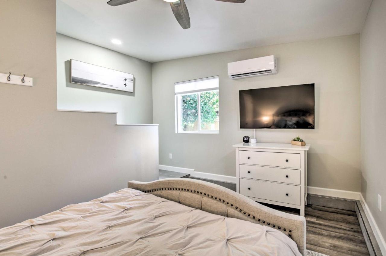 Coastal 1 Mi To And Downtown Holiday home *