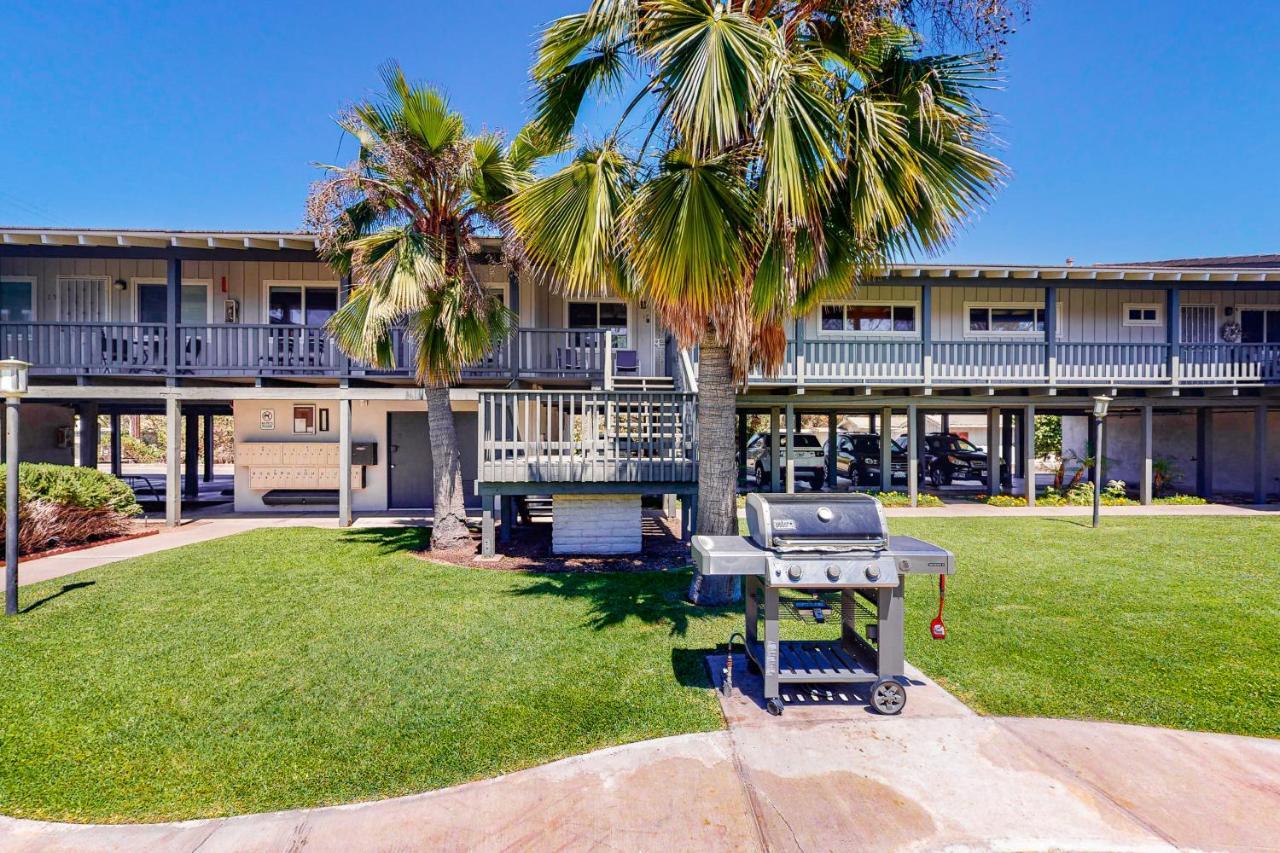 Apartment 3080 Lincoln St #16