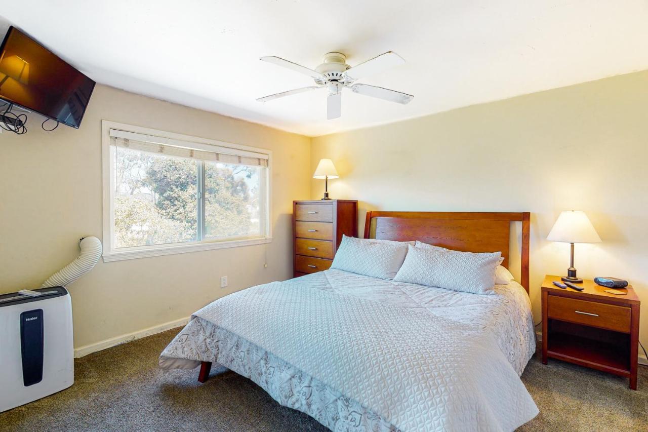 3080 Lincoln St #16 Apartment