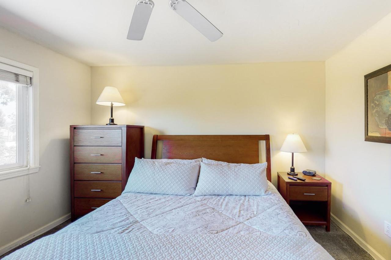 3080 Lincoln St #16 * Carlsbad