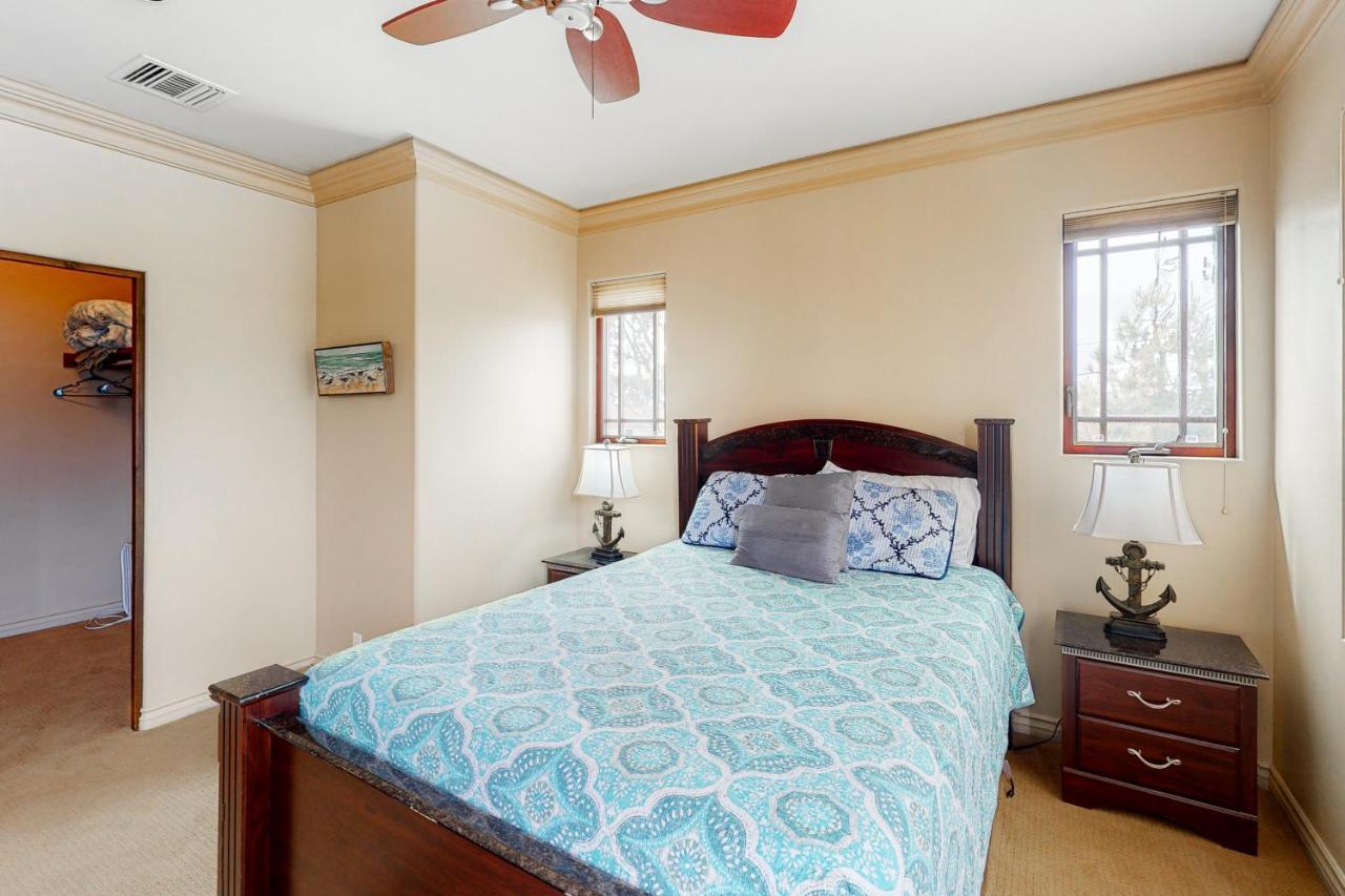329 Oak Ave Apartment *