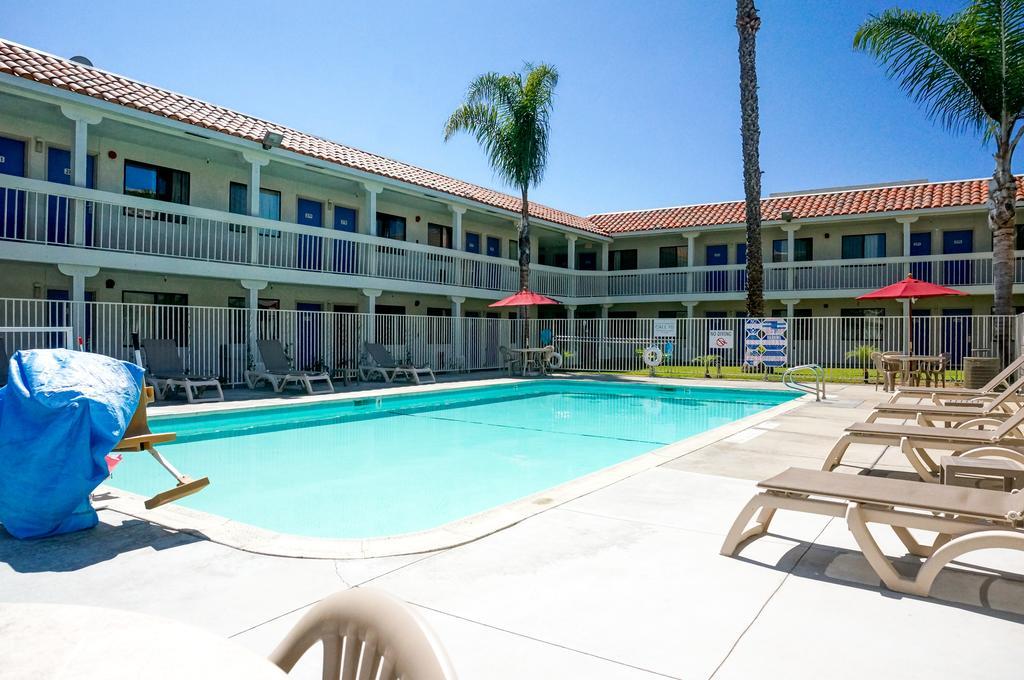 6-carlsbad, Ca 2* Carlsbad