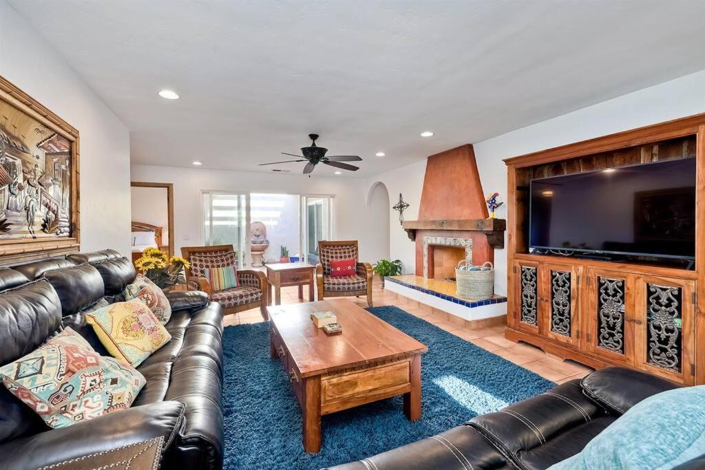 Holiday home Great Group Retreat! Hacienda Decor, Spacious Floor Plan, Private Backyard Carlsbad