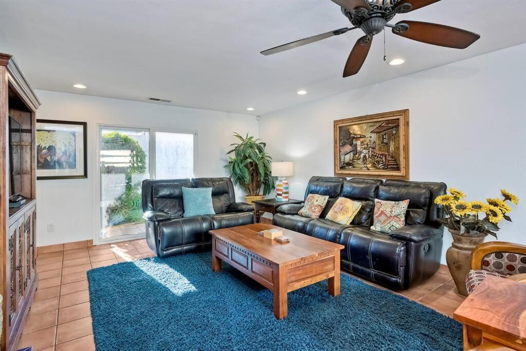 Great Group Retreat! Hacienda Decor, Spacious Floor Plan, Private Backyard * Carlsbad