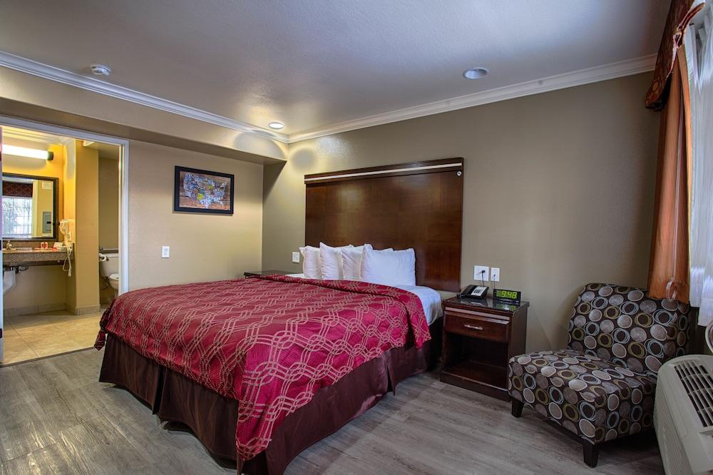 6 Carlsbad, Ca- North Hotel