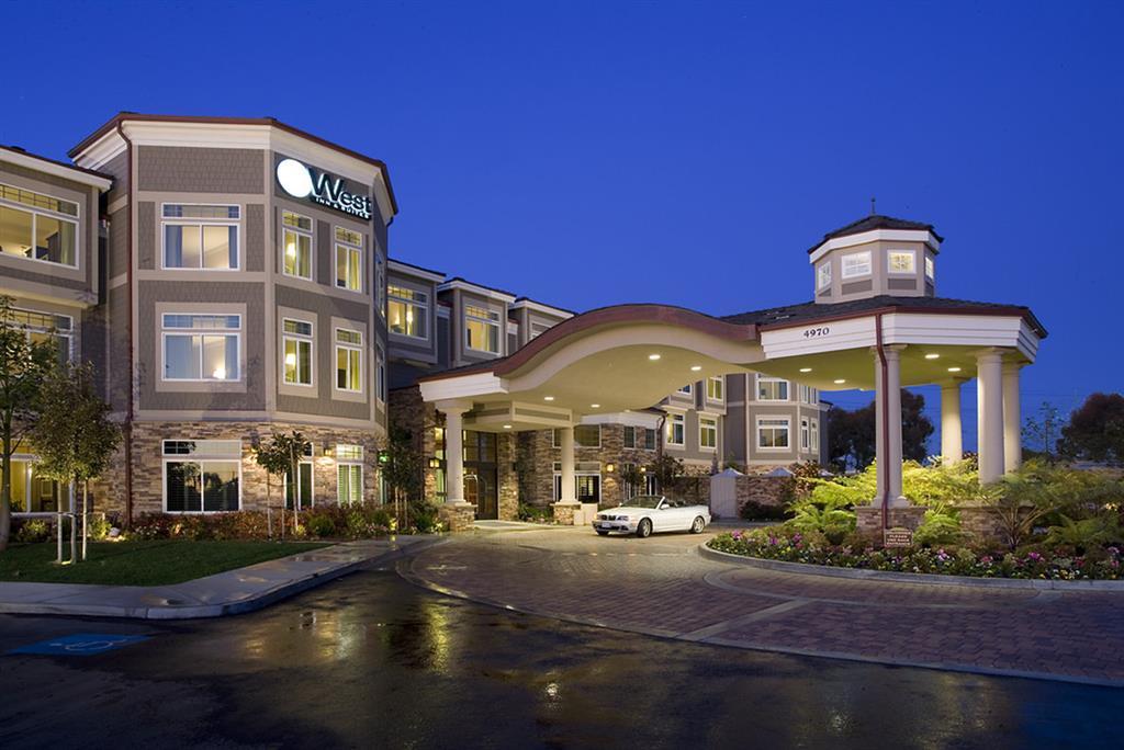 West & Hotel