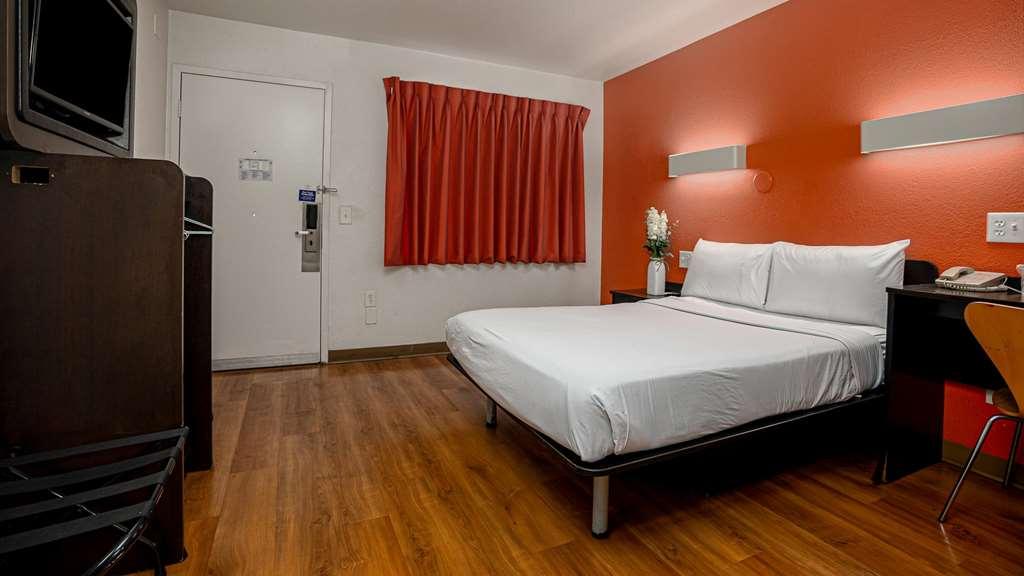 6-carlsbad, Ca 2*