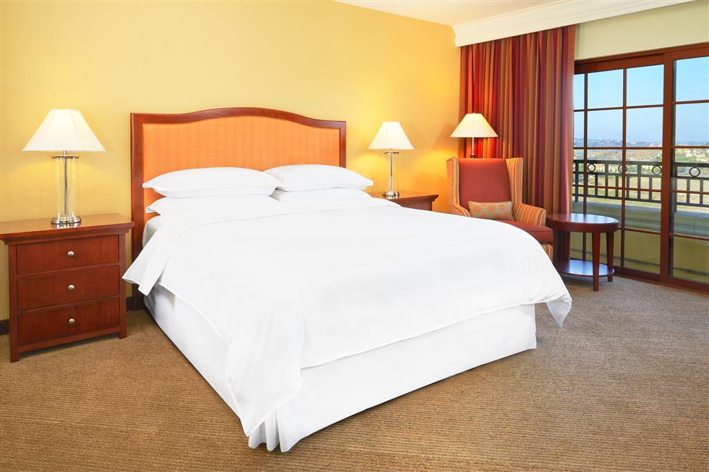 Sheraton & 4*