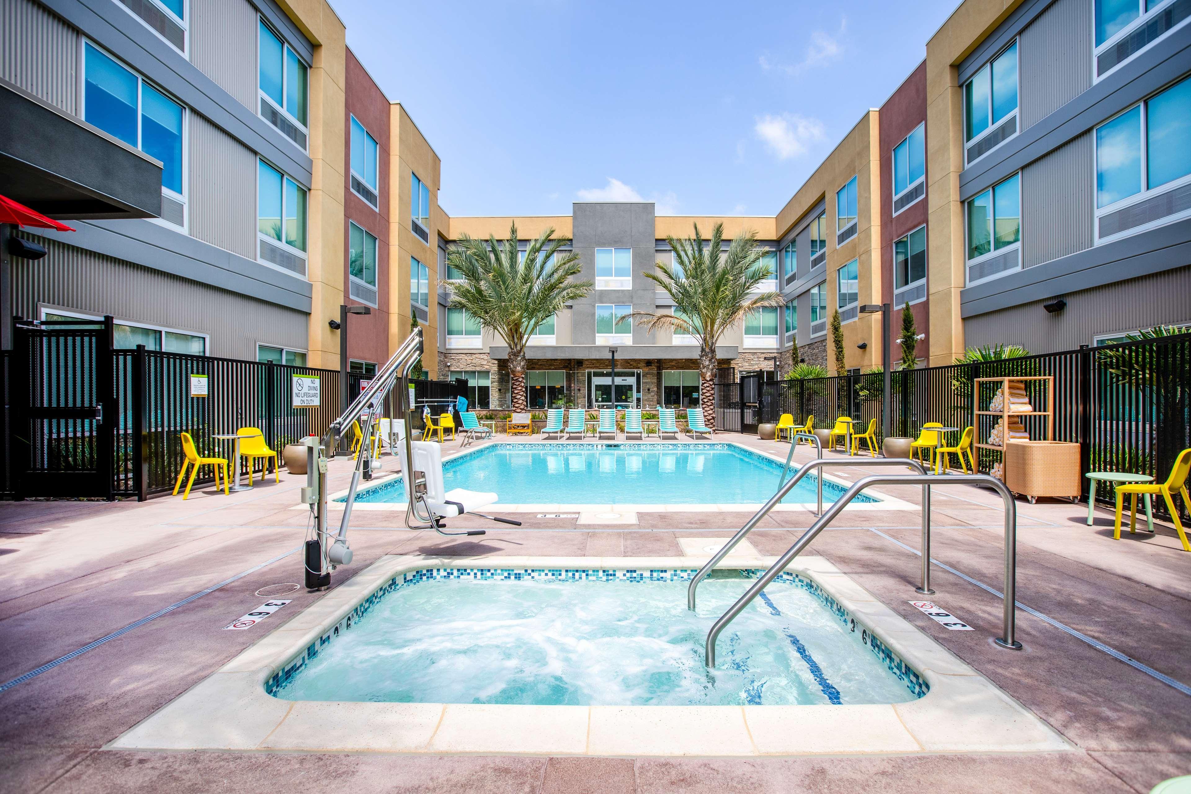 Home2 By Hilton Carlsbad, Ca 3* Carlsbad
