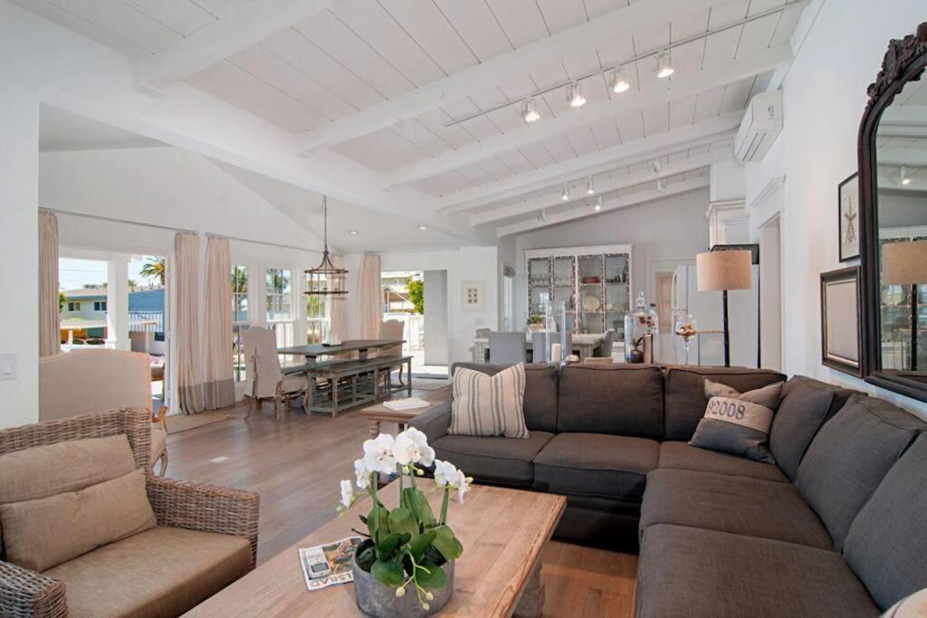 Walk To Beach, Ac, Firepit, Grill Holiday home *