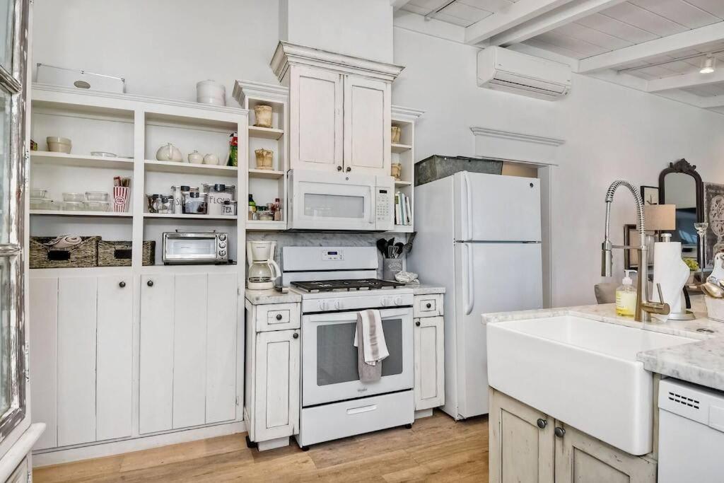 Walk To Beach, Ac, Firepit, Grill Holiday home Carlsbad