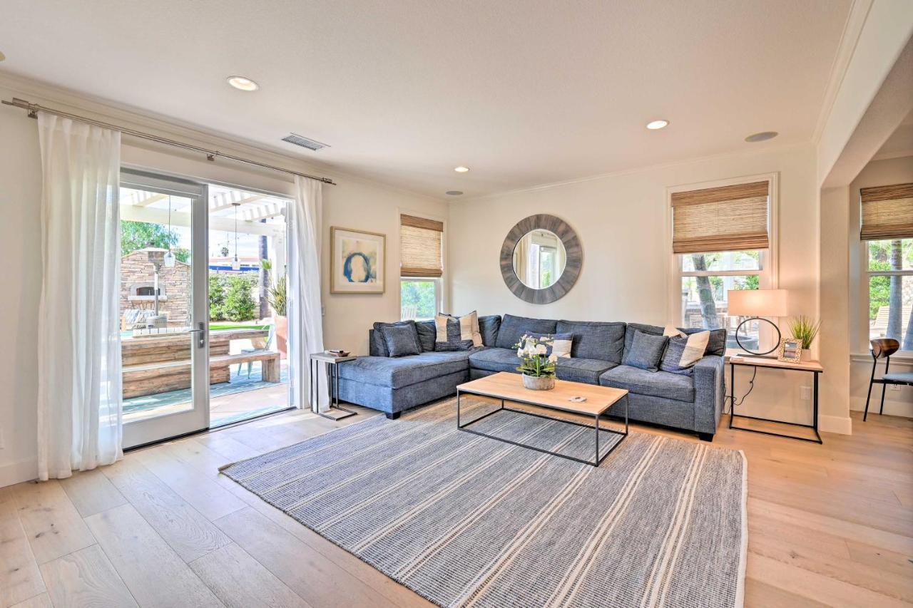 Stunning With Patio And Private Hot Tub! Holiday home Carlsbad