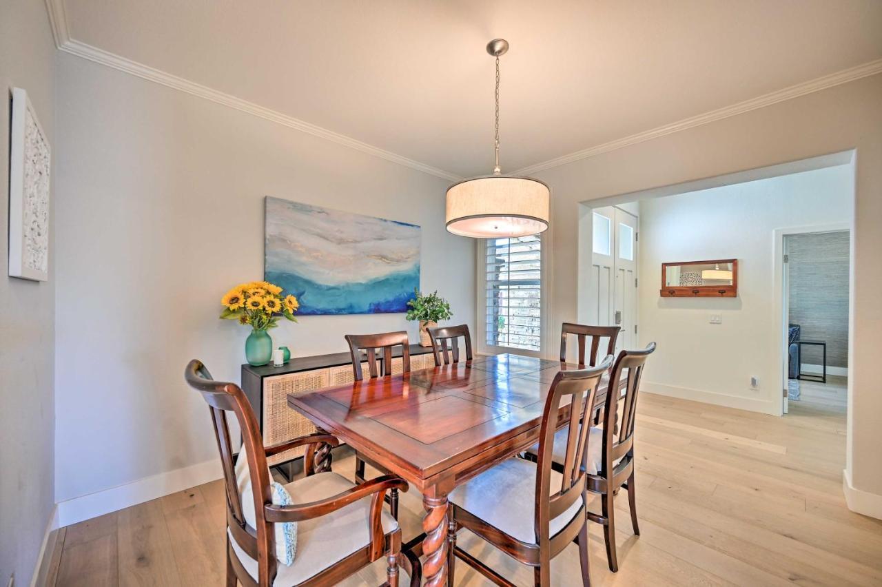 Stunning With Patio And Private Hot Tub! Holiday home Carlsbad