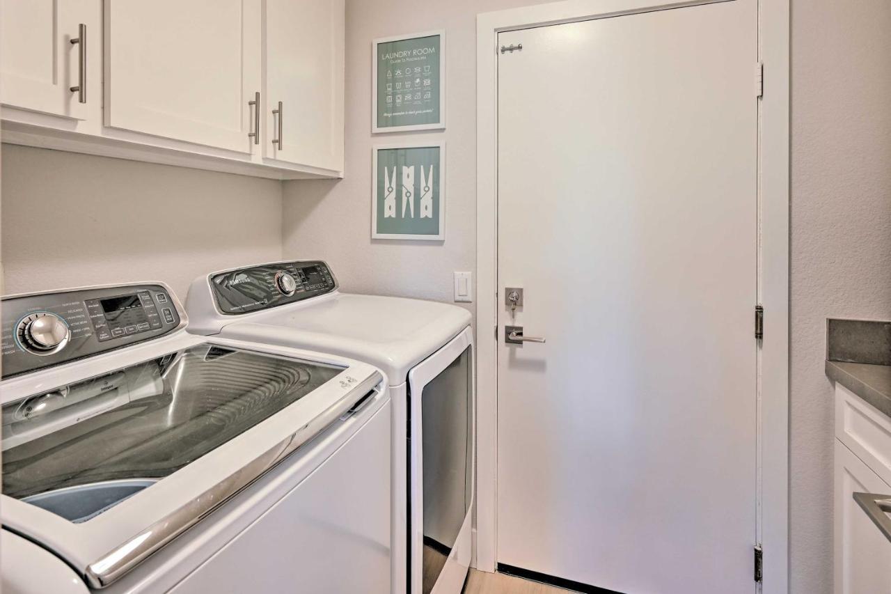 Stunning With Patio And Private Hot Tub! *
