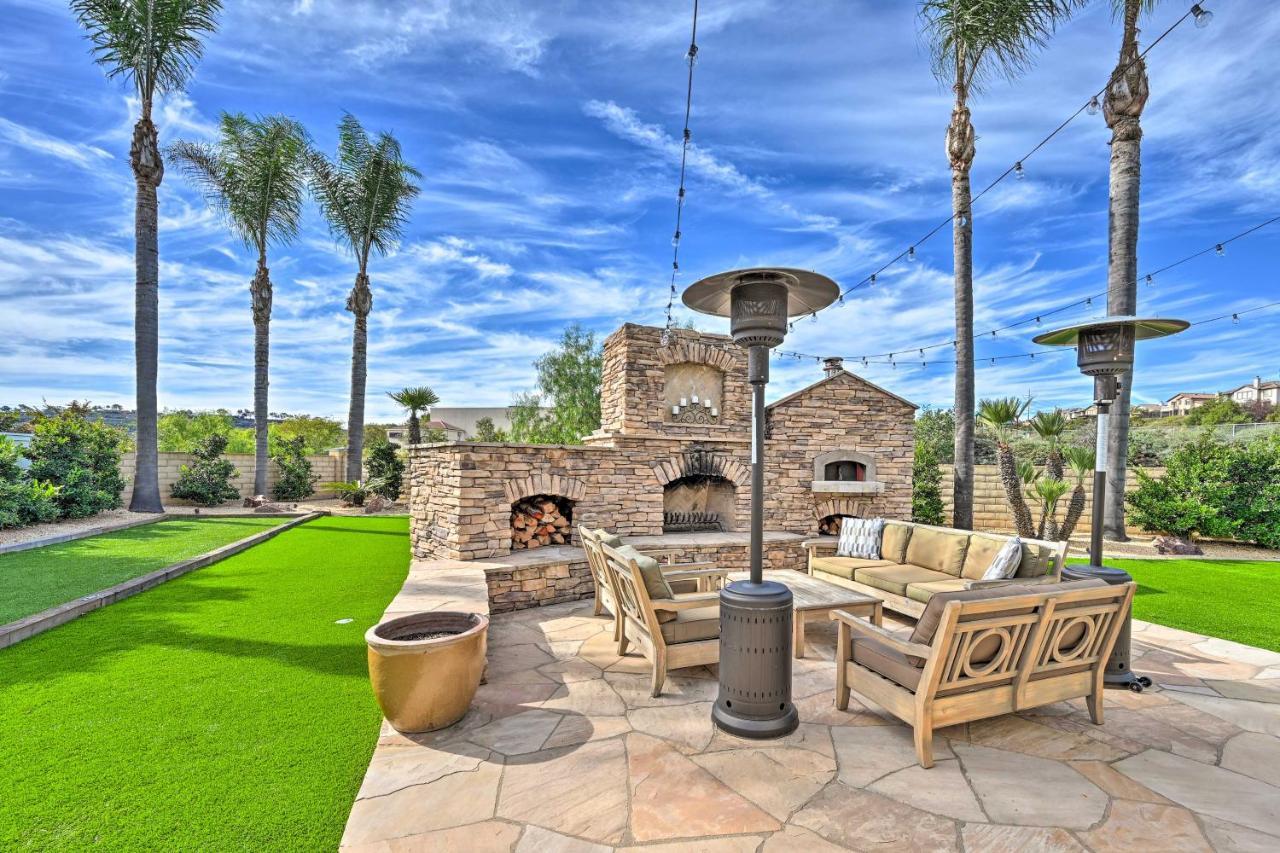 Stunning With Patio And Private Hot Tub! Holiday home Carlsbad