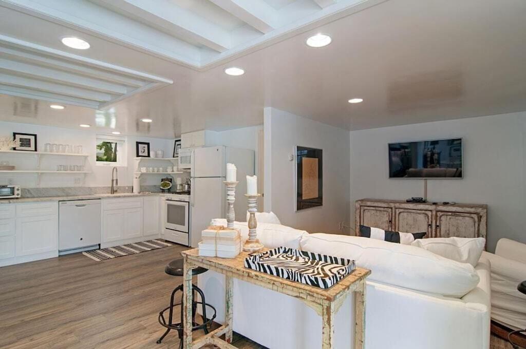 Remodeled Bungalow, Block To The *