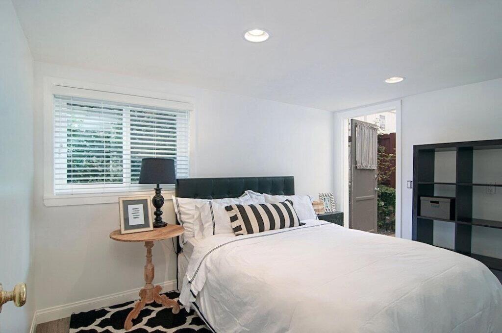 Remodeled Bungalow, Block To The