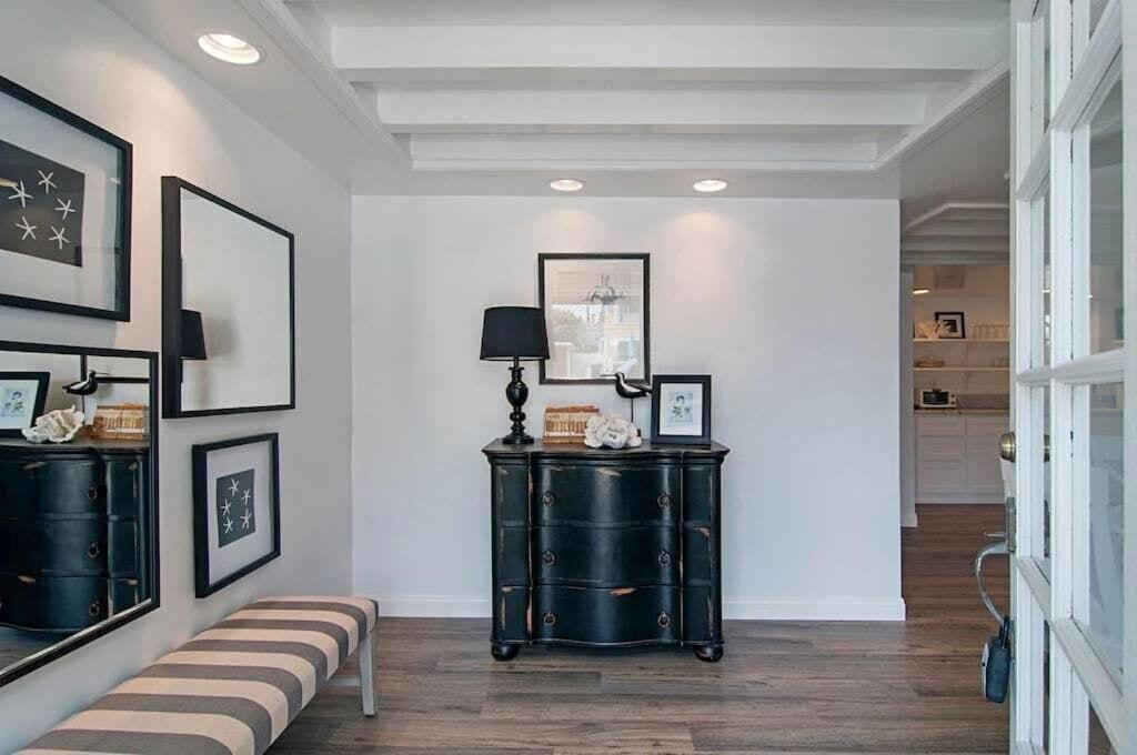 Apartment Remodeled Bungalow, Block To The *