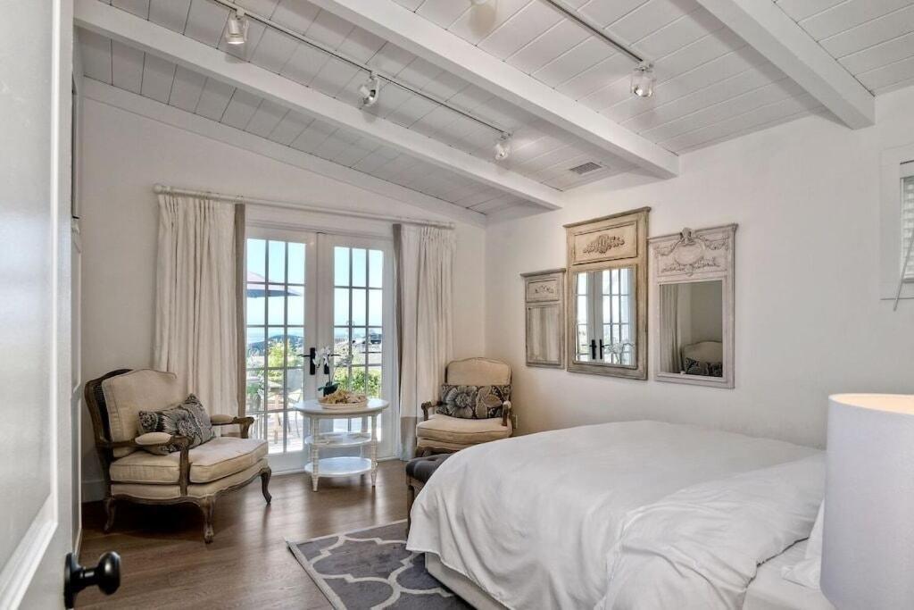 Apartment Ocean Views, Across The Street From Beach, Private Patio *