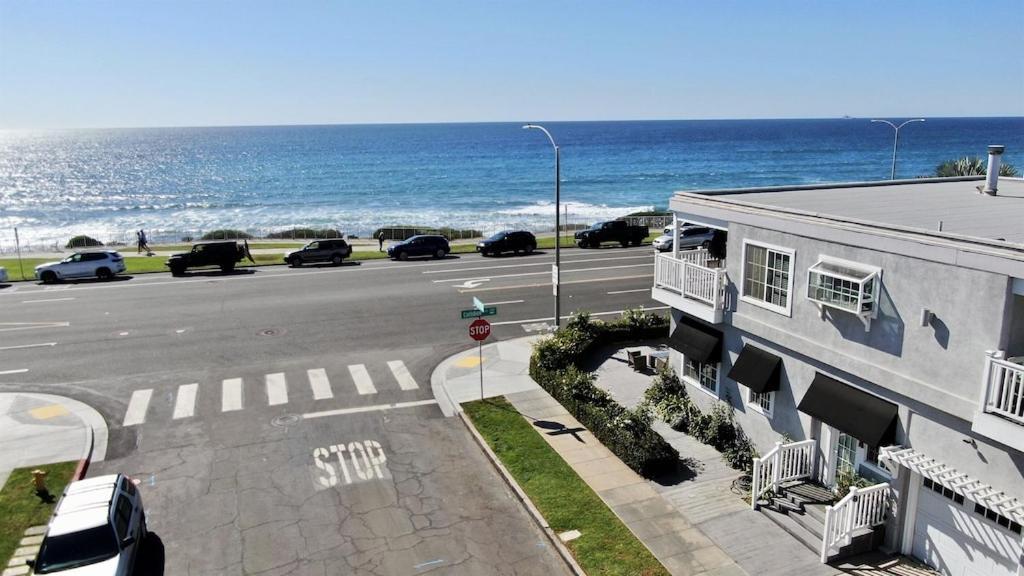 Ocean Views, Across The Street From Beach, Private Patio * Carlsbad
