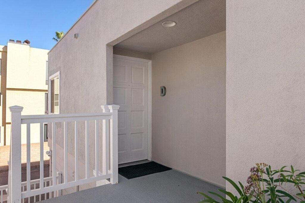 Apartment Ocean View From Private Patio, Steps To Beach, Parking *
