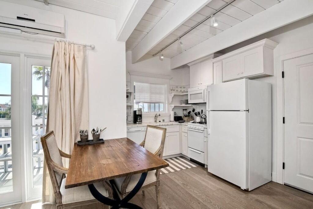 Ocean View From Private Patio, Steps To Beach, Parking Apartment *