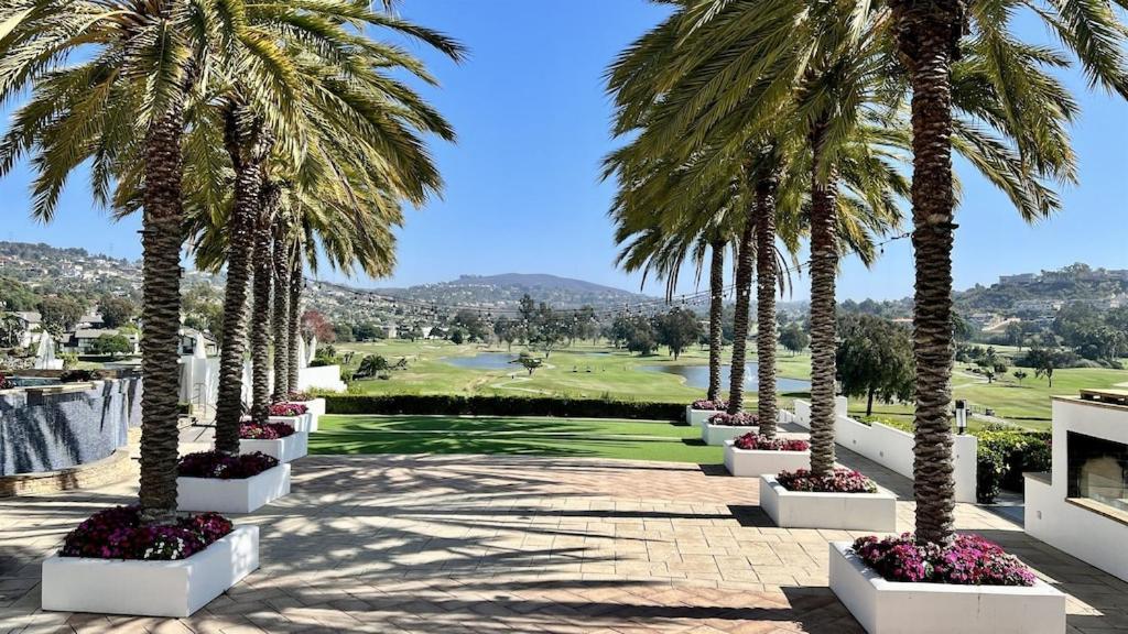 2br Private Balcony Overlooking Pool, Gated Parking, Walk To *
