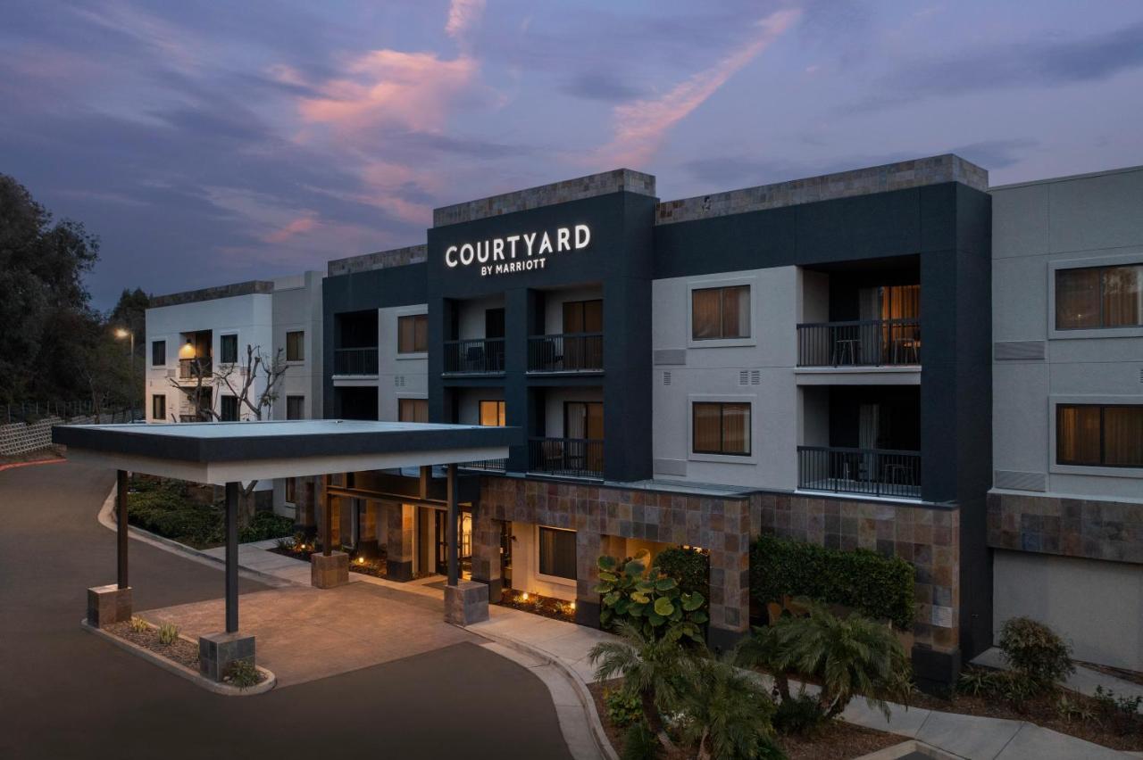Courtyard By Marriott San Diego Hotel