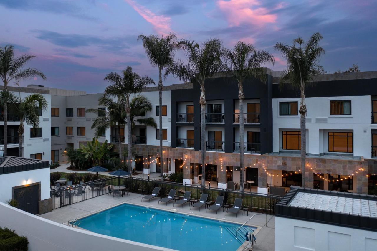 Courtyard By Marriott San Diego Hotel