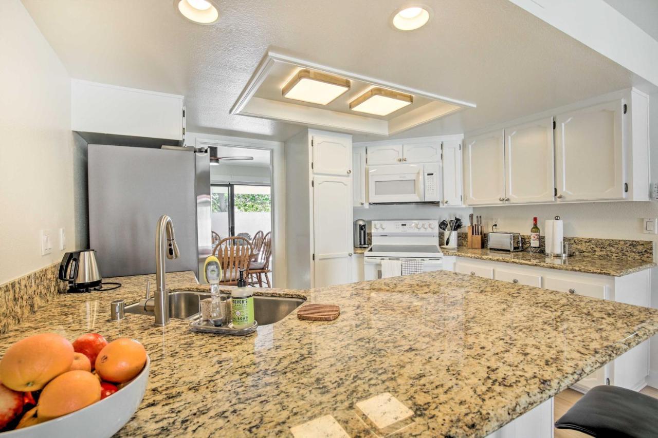 Holiday home Bright Townhome In 1 Mile To Beach!