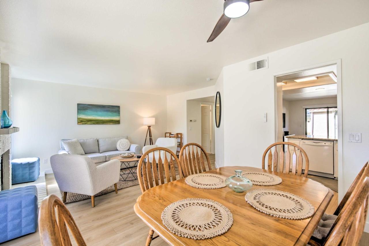 Bright Townhome In 1 Mile To Beach!