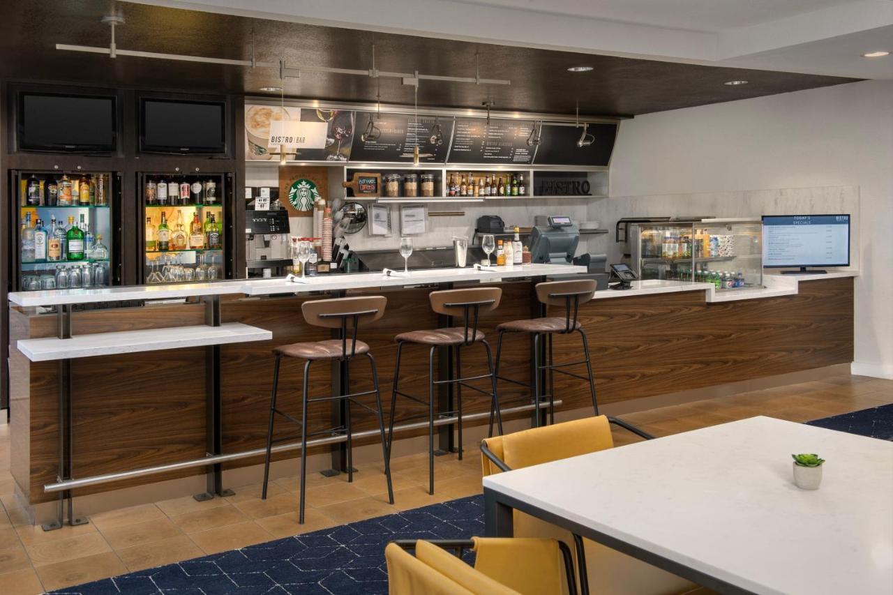 Hotel Courtyard By Marriott San Diego