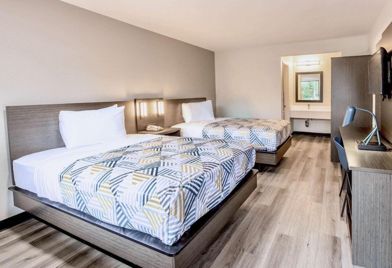 Hotel 6-carlsbad, Ca - East Near Legoland Carlsbad