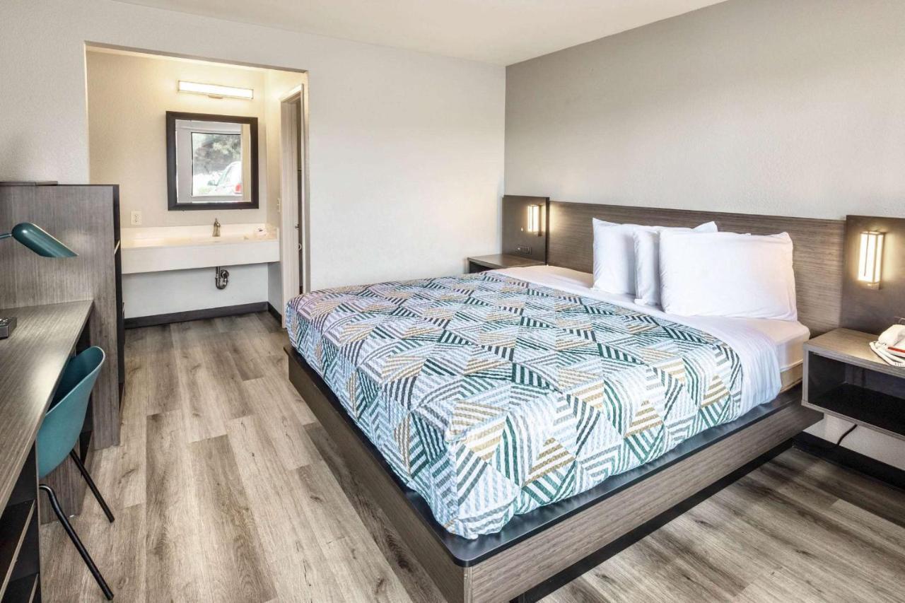 6-carlsbad, Ca - East Near Legoland